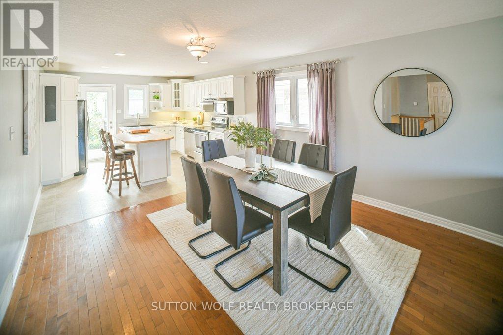 82 Laura Lane, Strathroy-Caradoc, Ontario  N7G 4K9 - Photo 7 - X12459673
