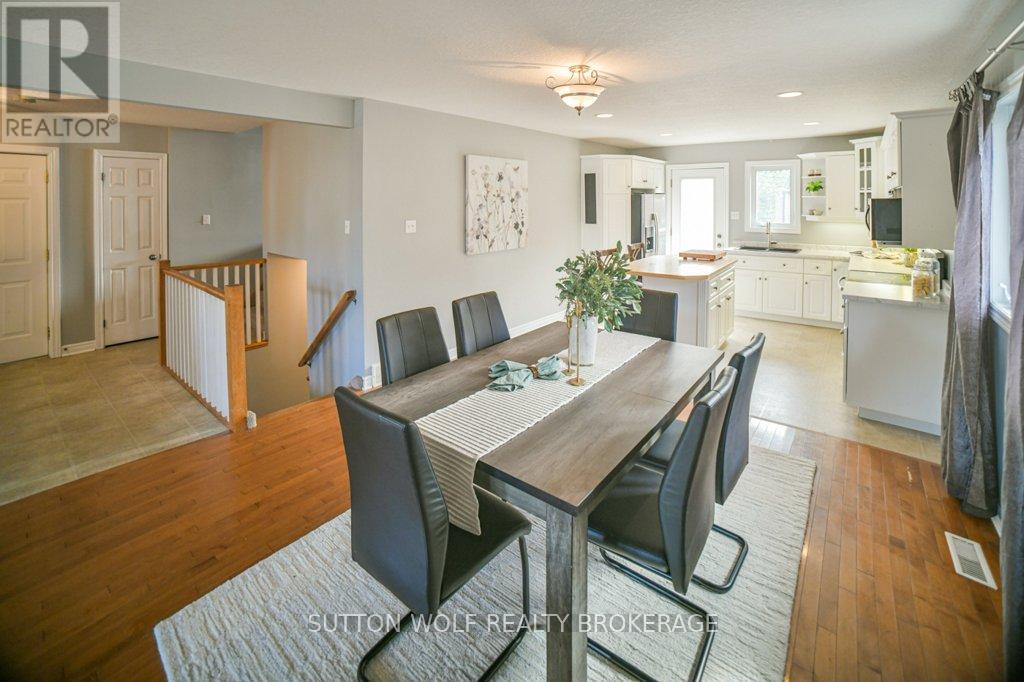 82 Laura Lane, Strathroy-Caradoc, Ontario  N7G 4K9 - Photo 8 - X12459673