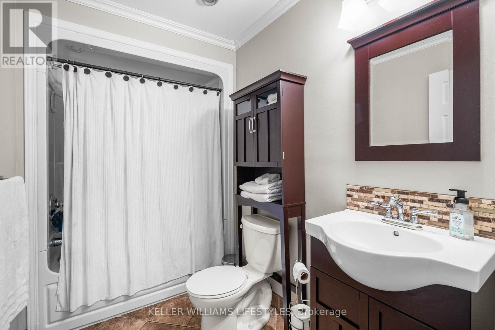 598 Harris Circle, Strathroy-Caradoc (Ne), Ontario  N7G 4H3 - Photo 36 - X12459681