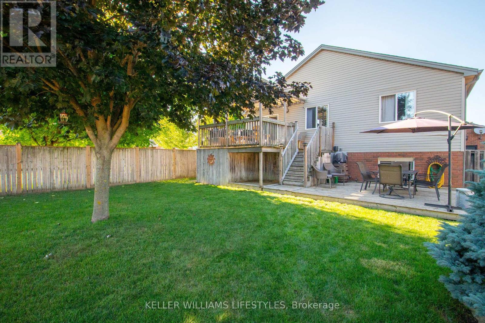 598 Harris Circle, Strathroy-Caradoc (Ne), Ontario  N7G 4H3 - Photo 42 - X12459681