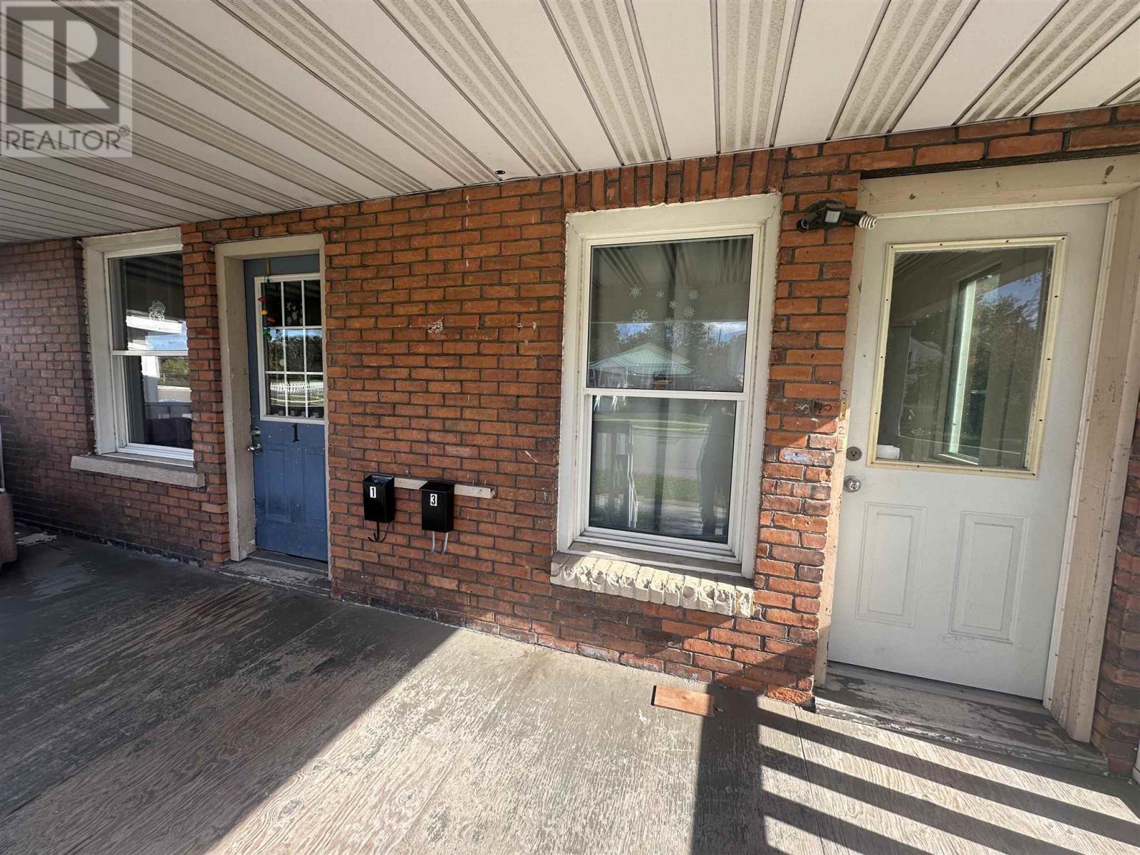 266 John St, Sault Ste. Marie, Ontario  P6A 1P5 - Photo 13 - SM252945