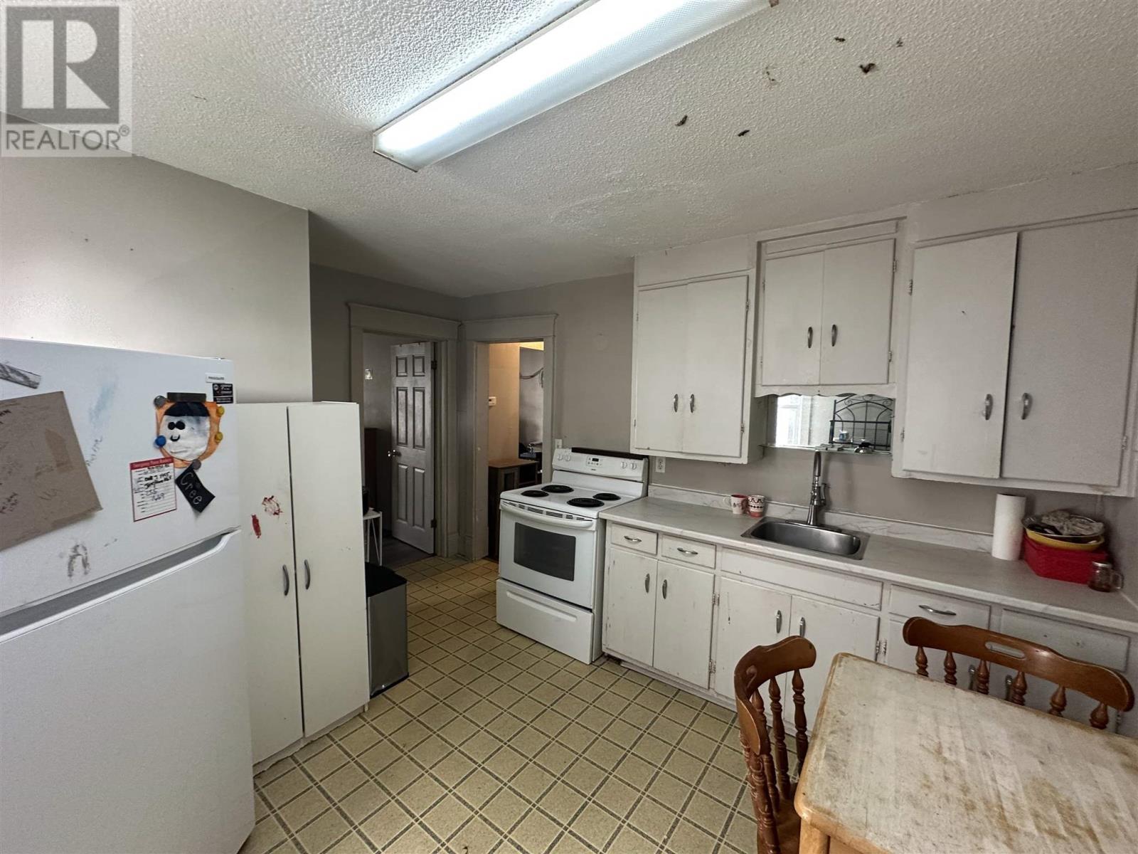 266 John St, Sault Ste. Marie, Ontario  P6A 1P5 - Photo 18 - SM252945