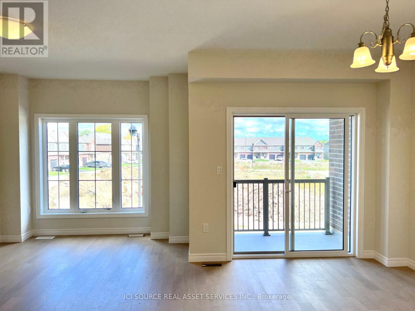 33 - 295 Tanglewood Drive, Hamilton, Ontario  L0R 1C0 - Photo 2 - X12459589