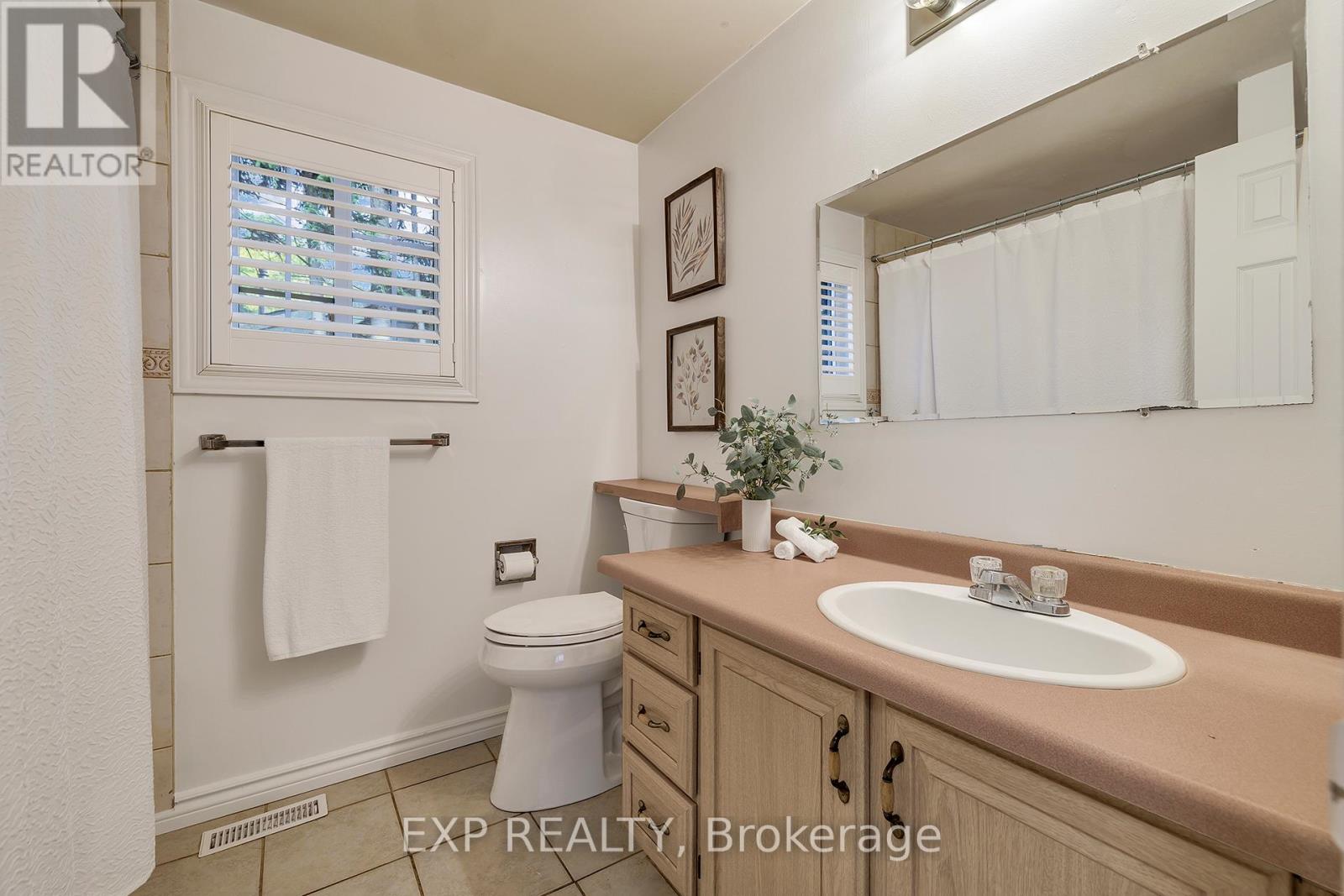 340 Driftwood Drive, Kitchener, Ontario  N2N 1Y7 - Photo 20 - X12459592