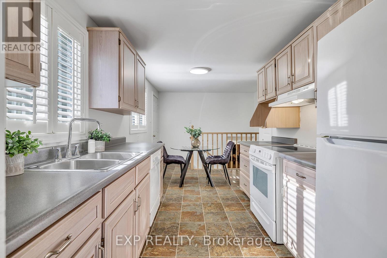 340 Driftwood Drive, Kitchener, Ontario  N2N 1Y7 - Photo 4 - X12459592
