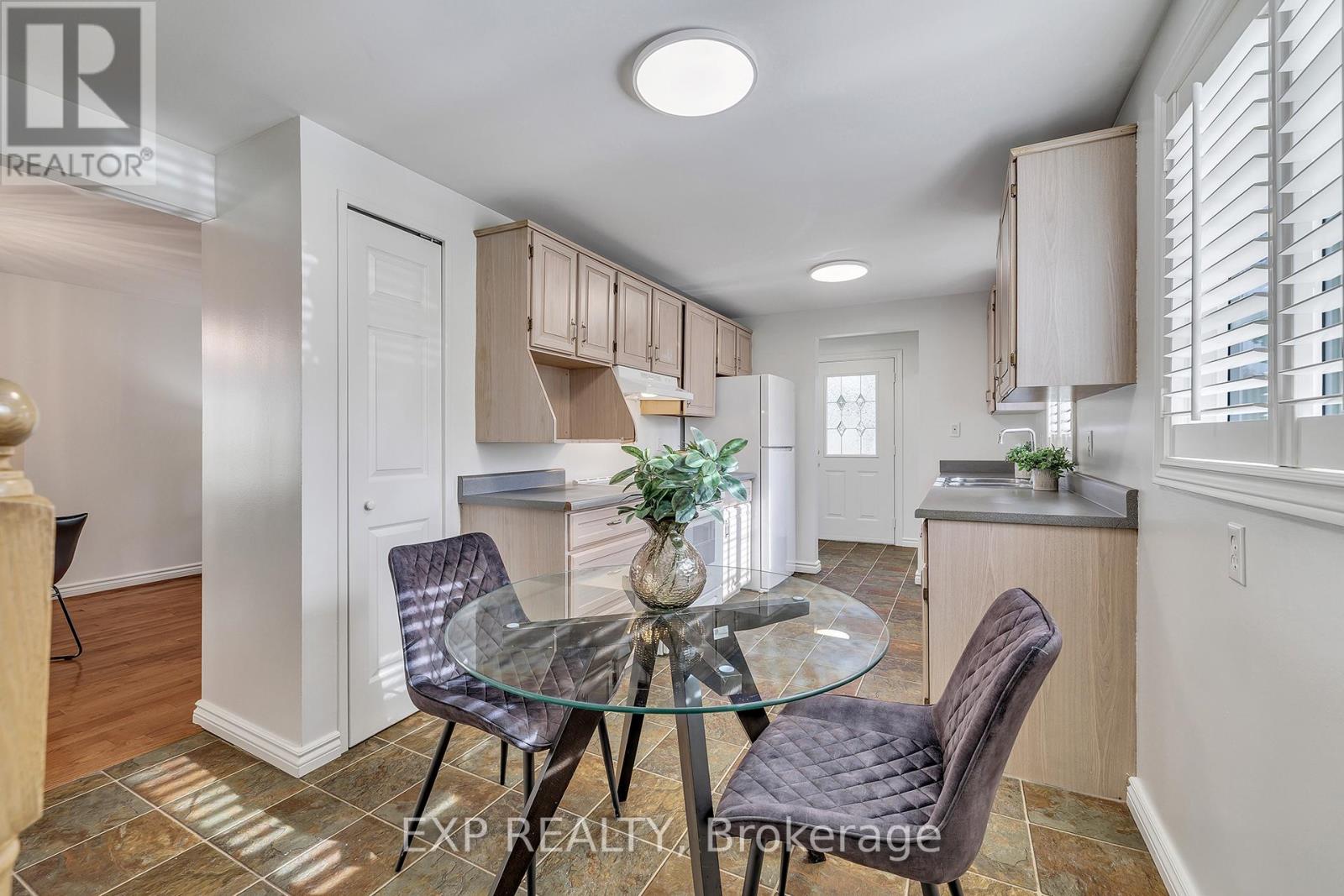 340 Driftwood Drive, Kitchener, Ontario  N2N 1Y7 - Photo 6 - X12459592