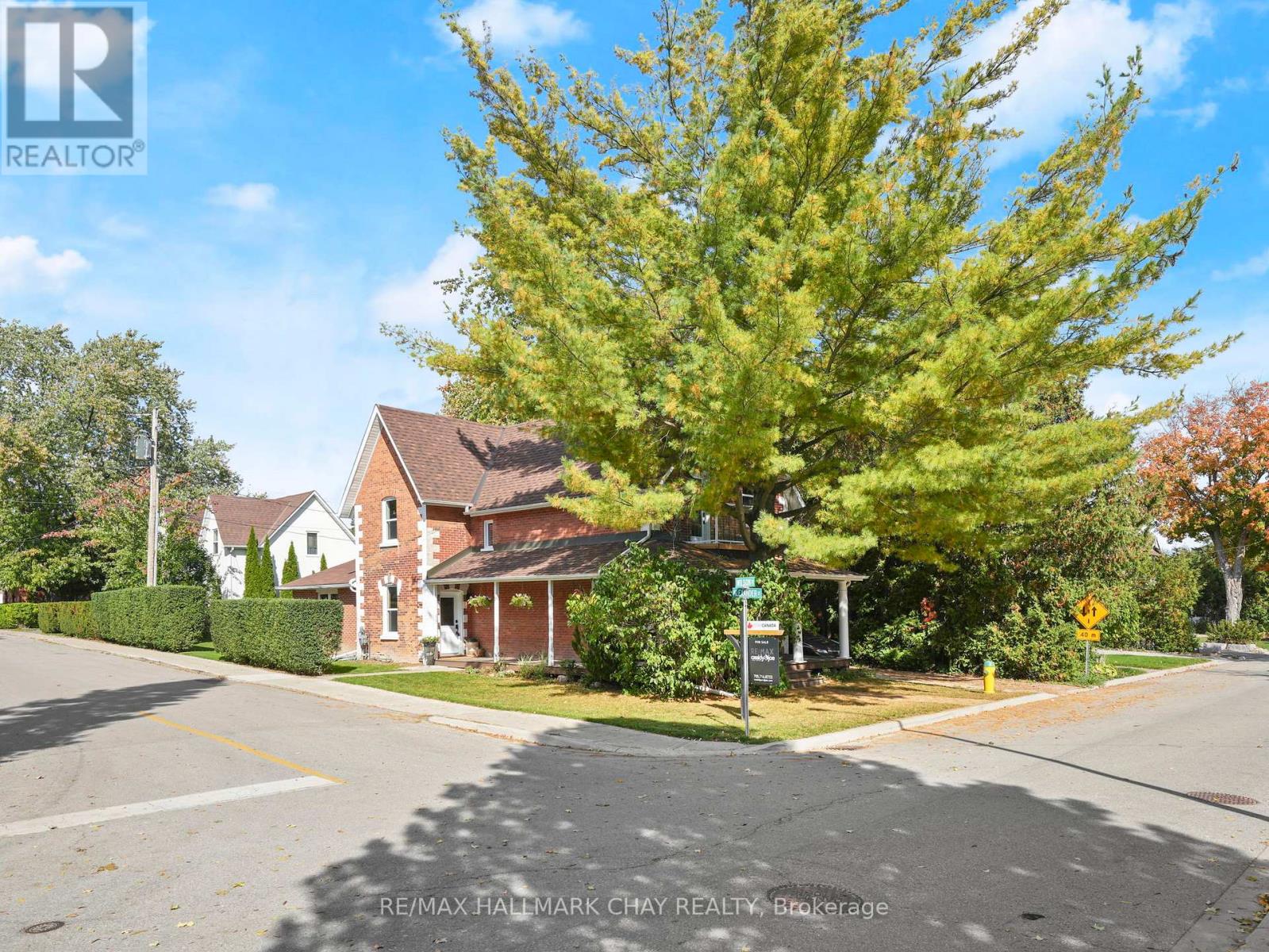 14 Wilson Street, New Tecumseth, Ontario  L0G 1W0 - Photo 2 - N12339239