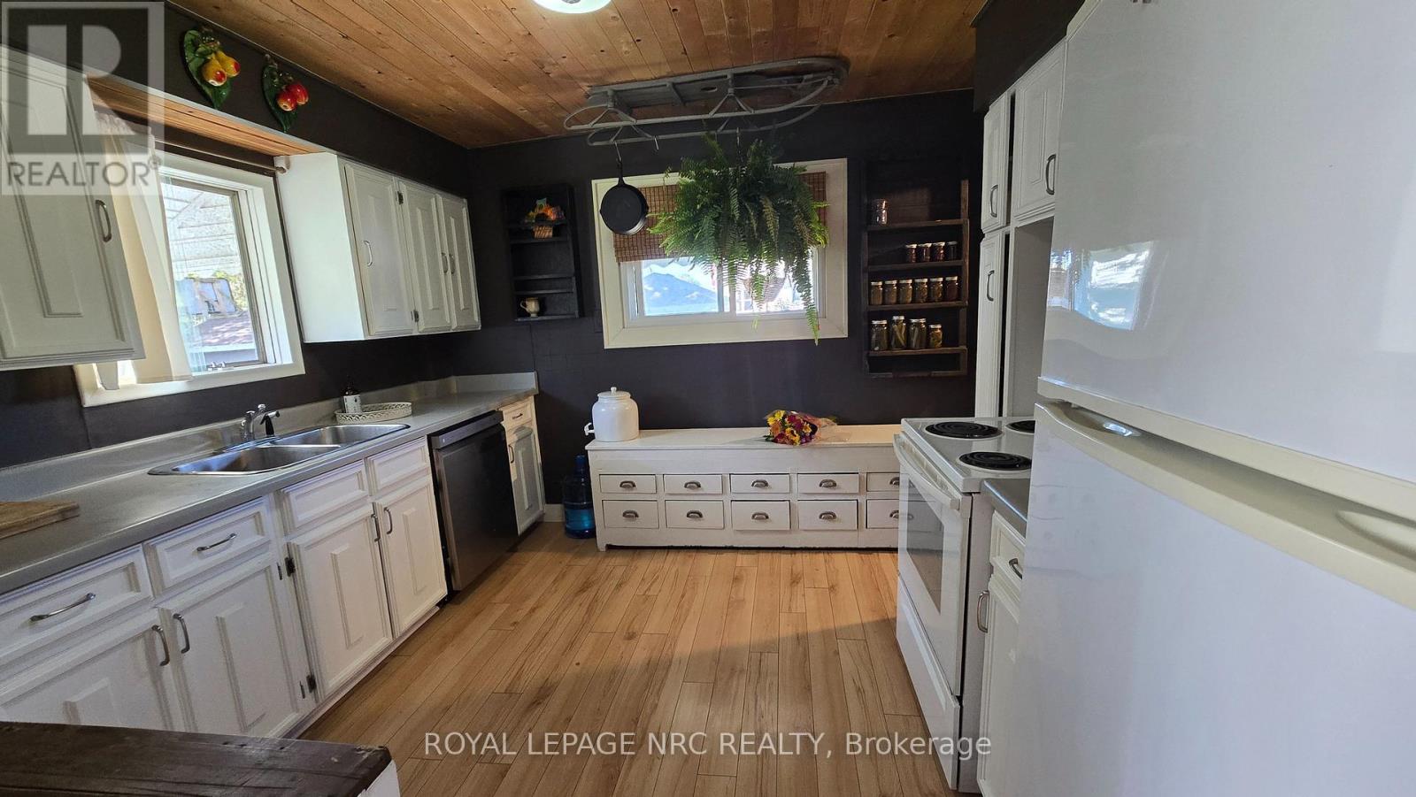 506 Southworth Street S, Welland, Ontario  L3B 1Z9 - Photo 7 - X12459660
