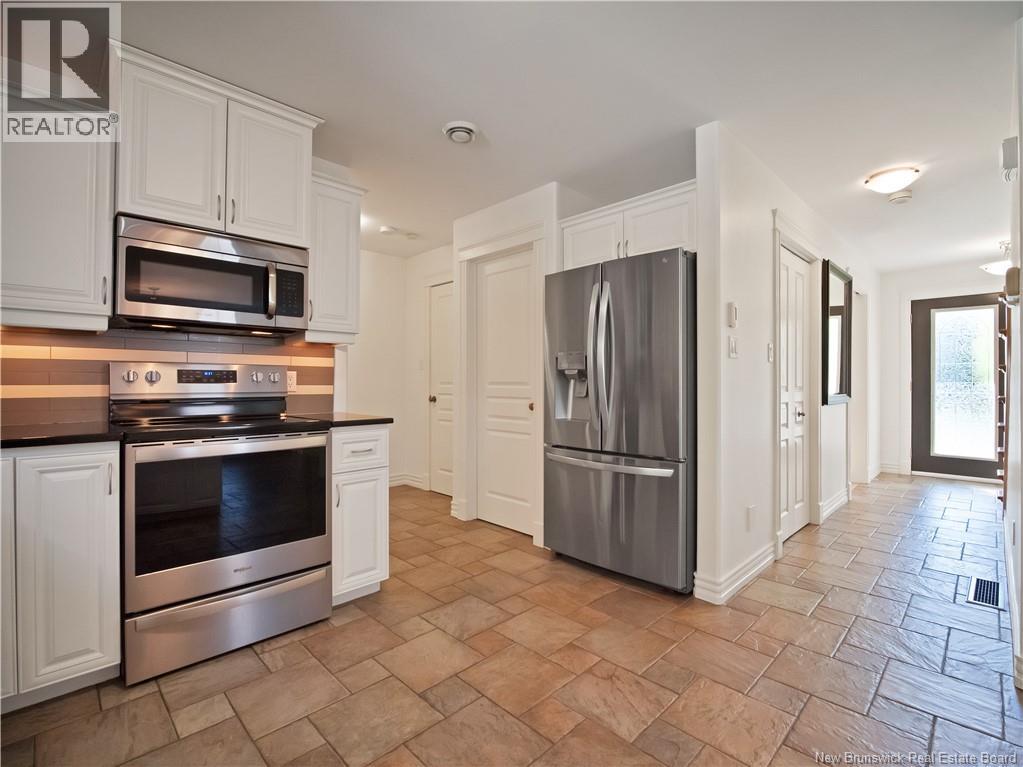 94 Du Golf, Dieppe, New Brunswick  E1A 8J6 - Photo 17 - NB128406