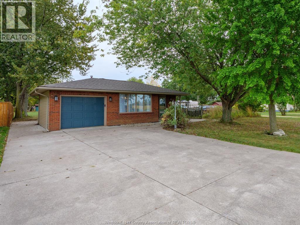 MLS# 25025957: 234 RENAUD LINE, Lakeshore, Canada