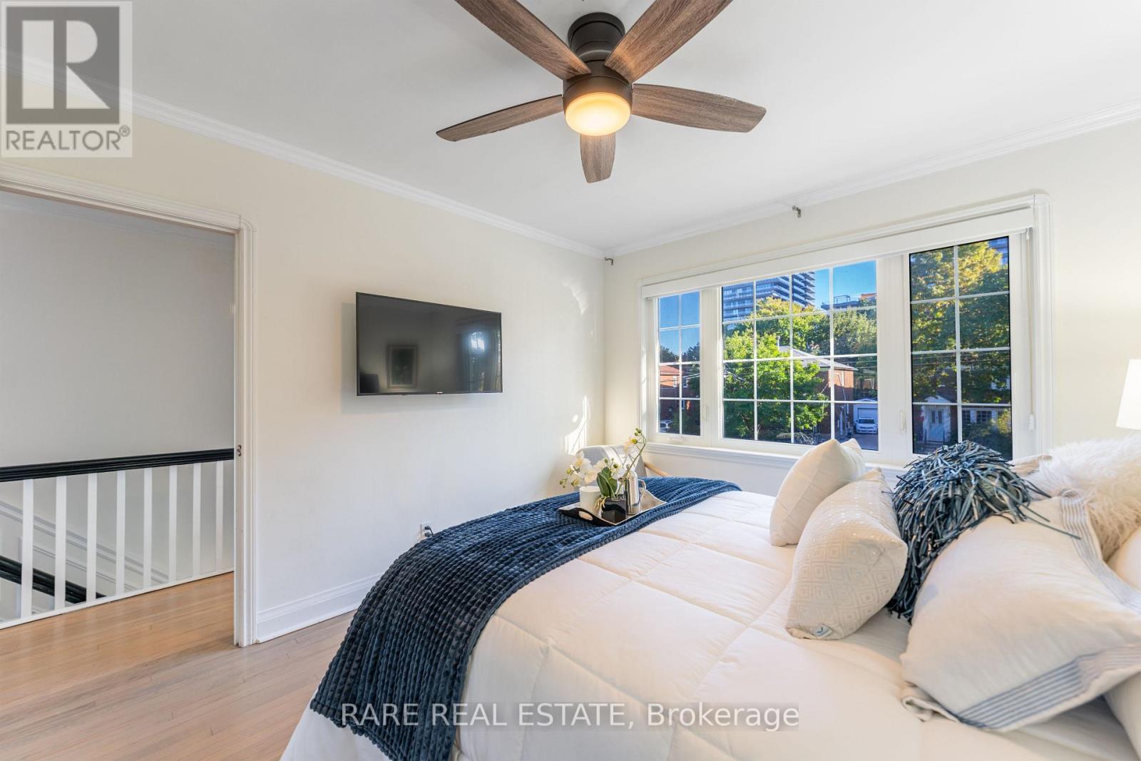 244 Donlea Drive, Toronto (Leaside), Ontario  M4G 2N2 - Photo 11 - C12459646
