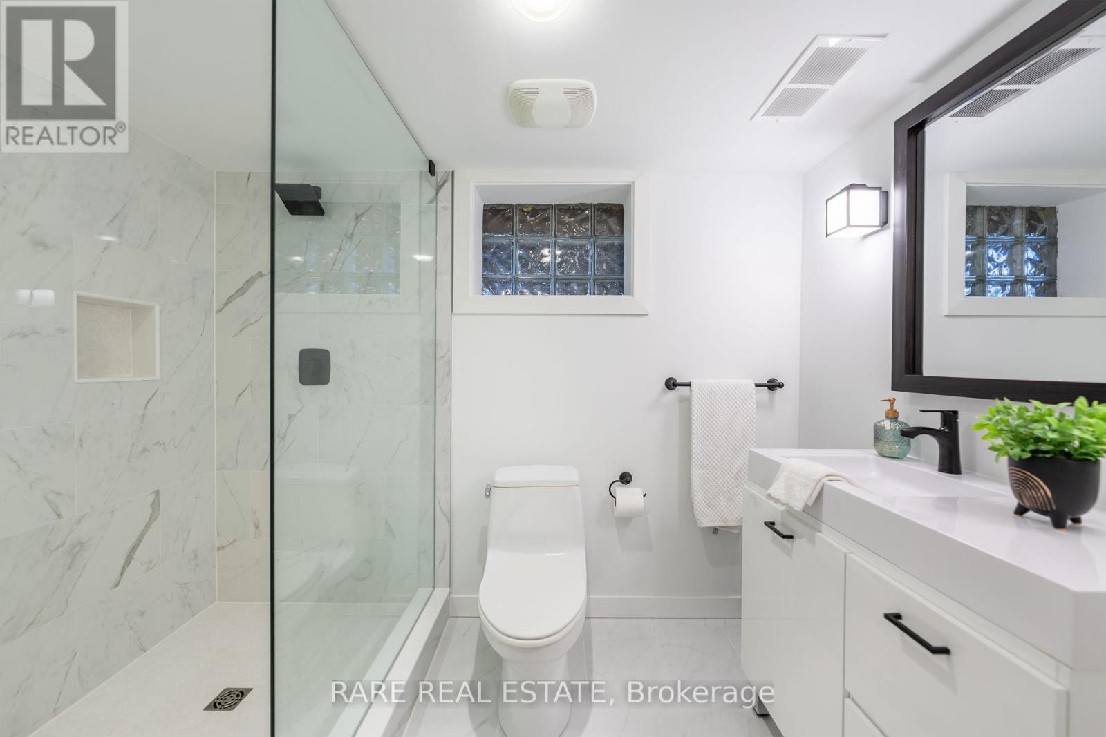 244 Donlea Drive, Toronto (Leaside), Ontario  M4G 2N2 - Photo 16 - C12459646
