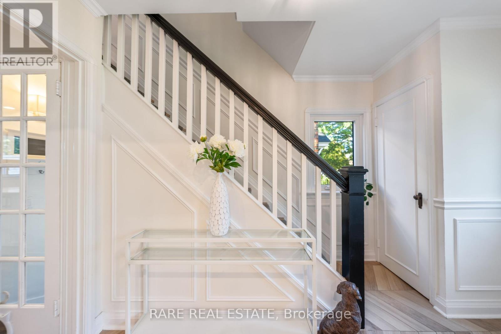 244 Donlea Drive, Toronto (Leaside), Ontario  M4G 2N2 - Photo 6 - C12459646