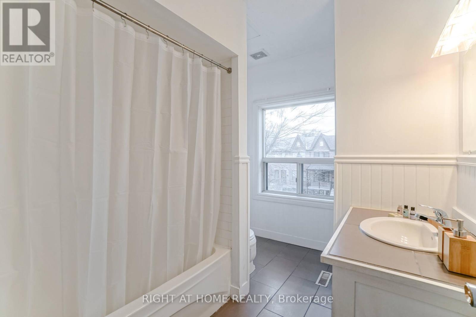 125 Lisgar Street, Toronto, Ontario  M6J 3G4 - Photo 13 - C12459659