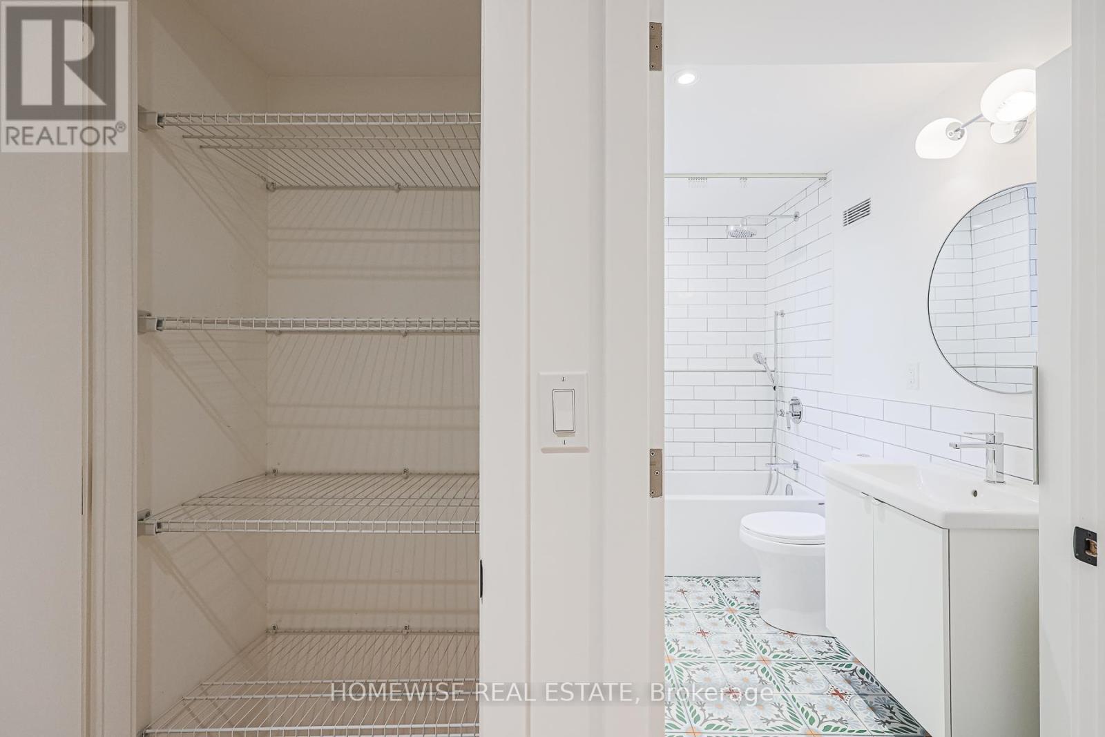 83 Clinton Street, Toronto, Ontario  M6G 2Y4 - Photo 16 - C12459699
