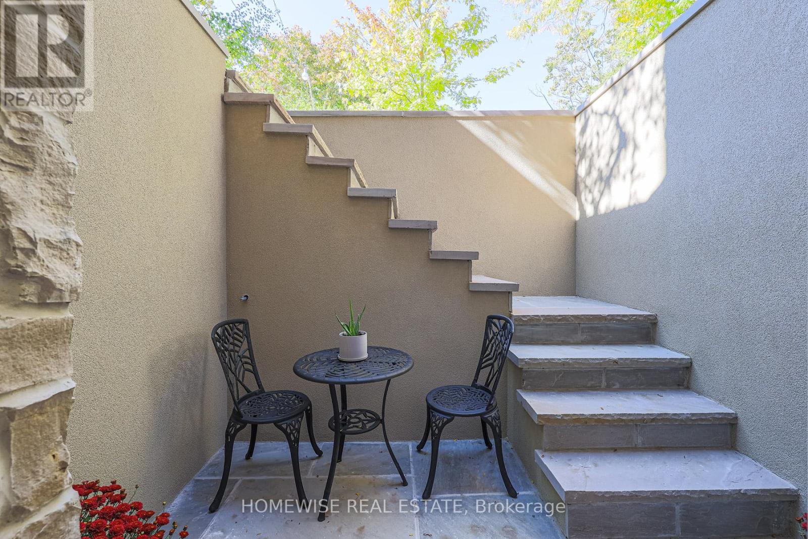 83 Clinton Street, Toronto, Ontario  M6G 2Y4 - Photo 17 - C12459699