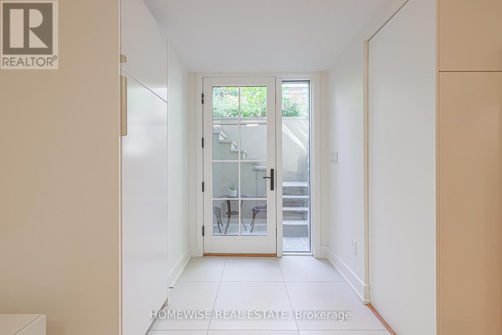 83 Clinton Street, Toronto, Ontario  M6G 2Y4 - Photo 6 - C12459699