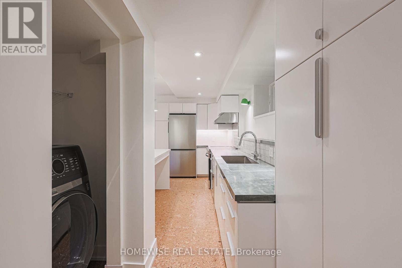 83 Clinton Street, Toronto, Ontario  M6G 2Y4 - Photo 7 - C12459699
