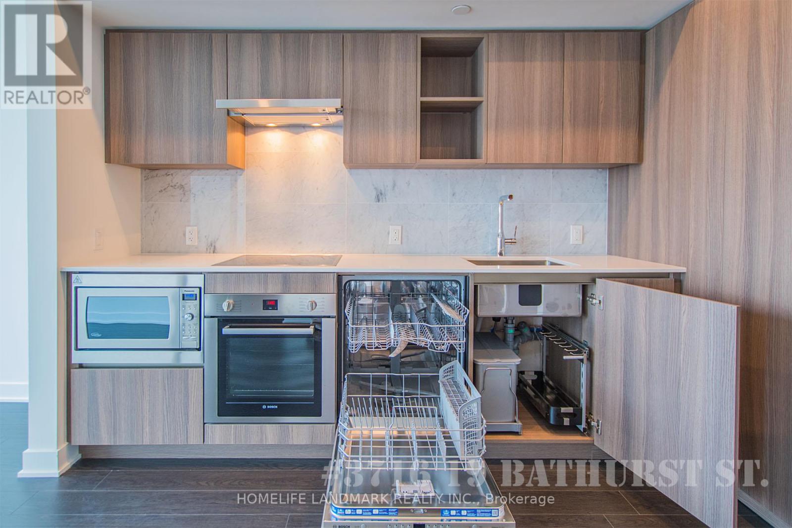 2516 - 19 Bathurst Street, Toronto, Ontario  M5V 2N9 - Photo 2 - C12459709
