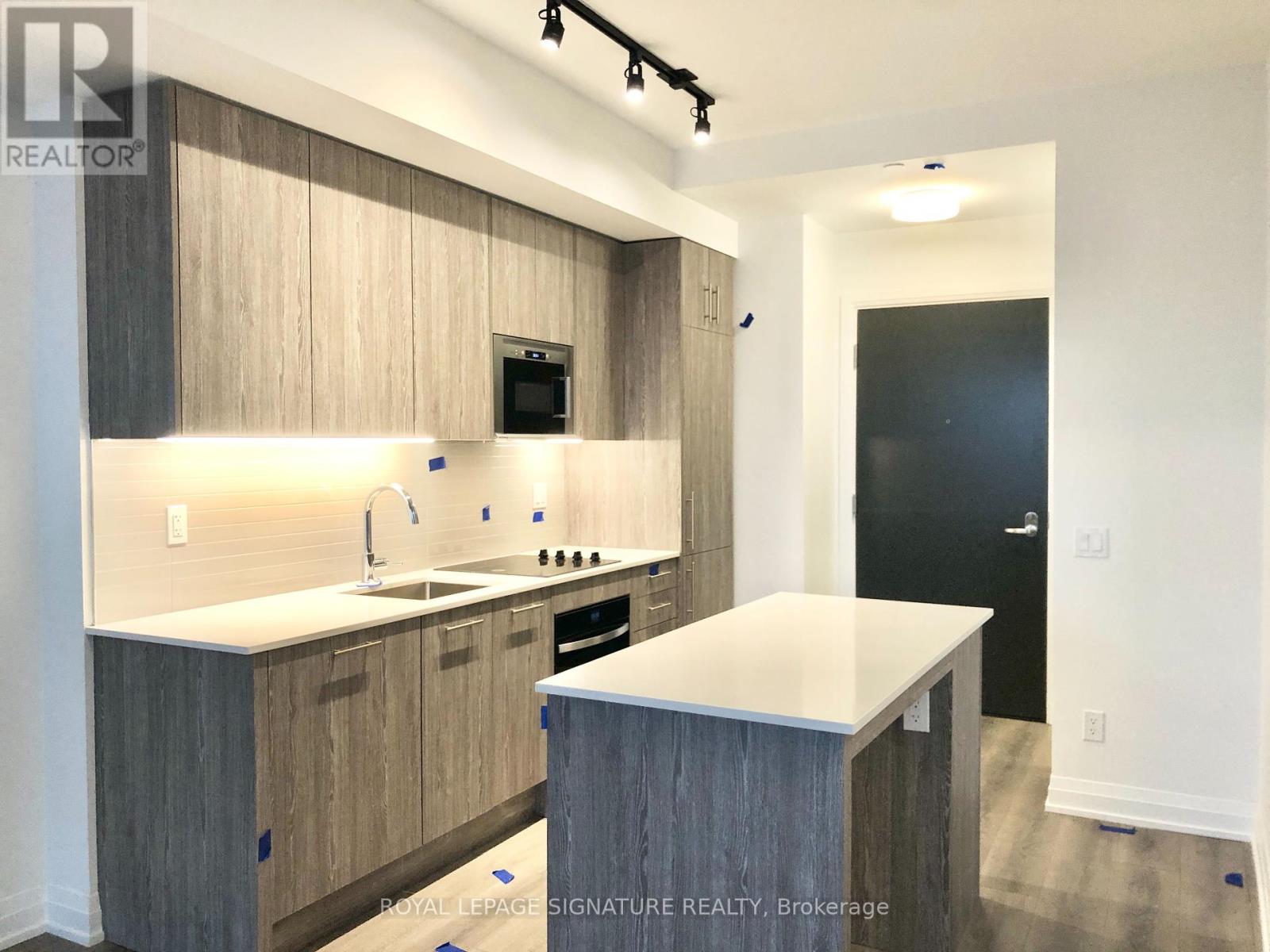 1013 - 286 Main Street, Toronto, Ontario  M4C 0B3 - Photo 2 - E12459703