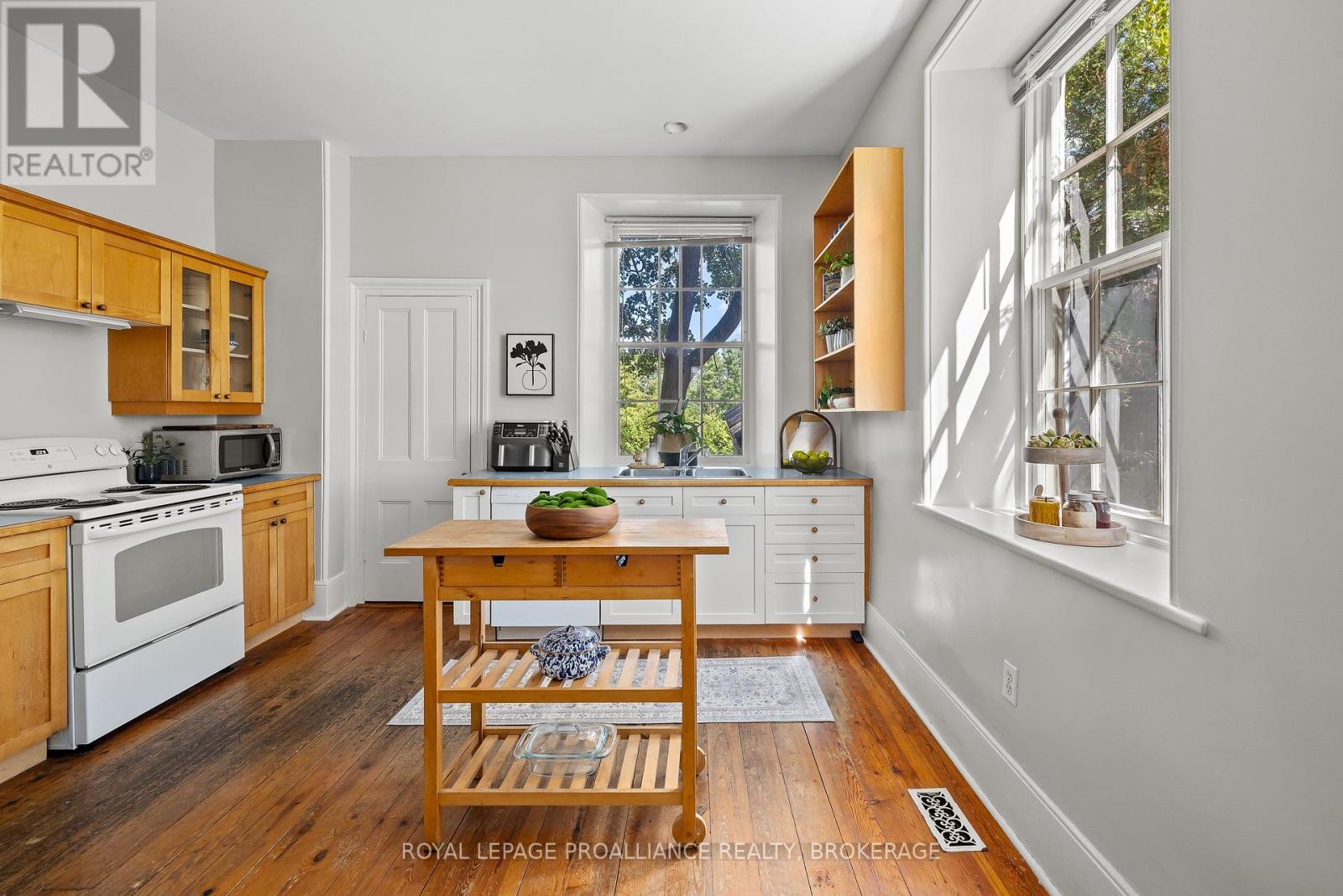 1049 Highway 2 E, Kingston, Ontario  K7L 4V1 - Photo 8 - X12459725