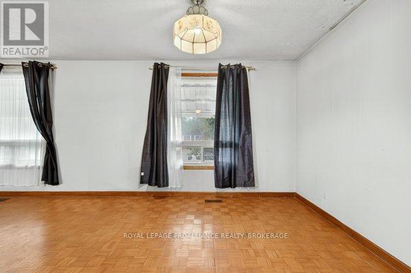 798 Arundel Place, Kingston, Ontario  K7M 6T1 - Photo 8 - X12459811