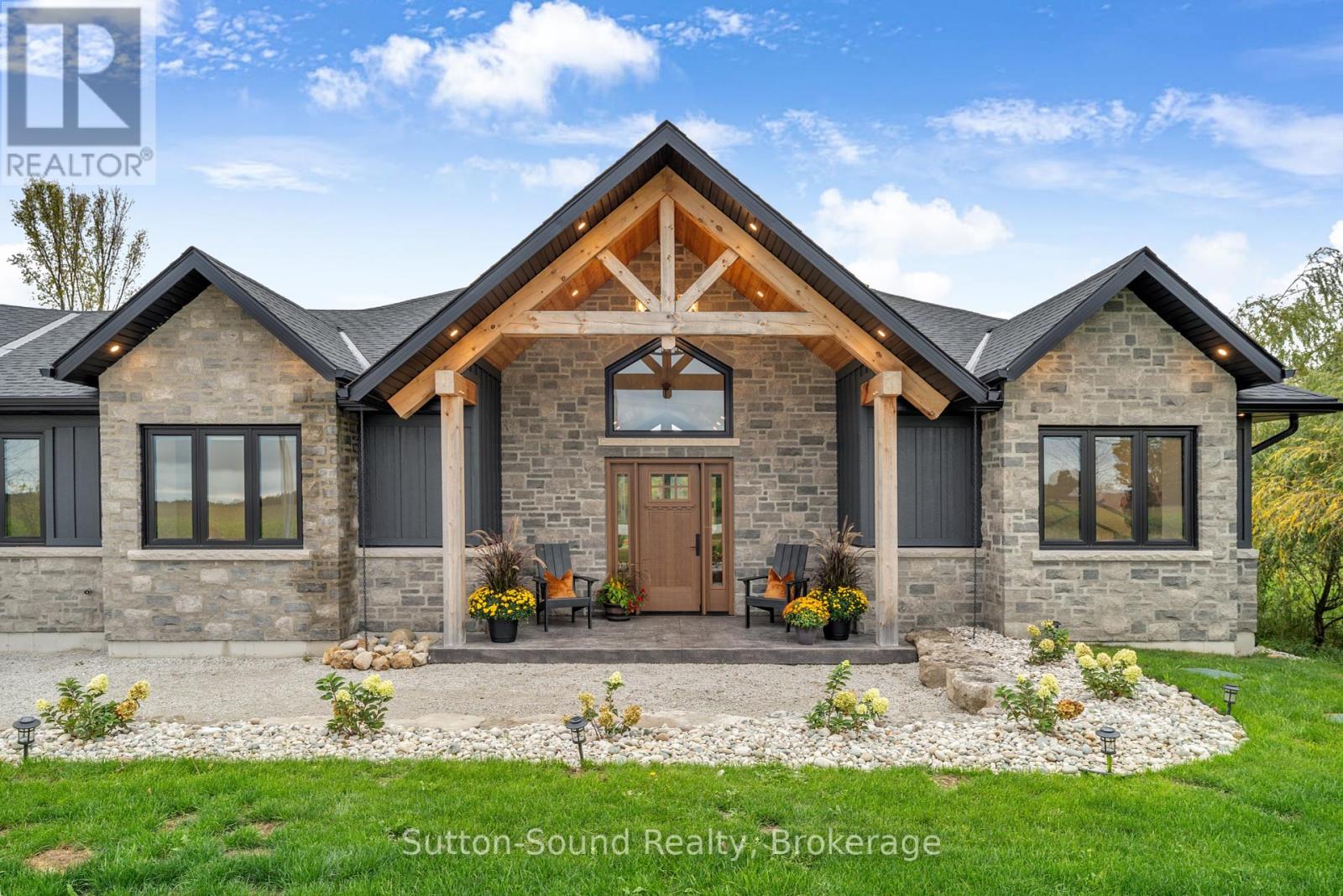 401091 Grey Road 17, Georgian Bluffs, Ontario  N0H 2T0 - Photo 2 - X12459718
