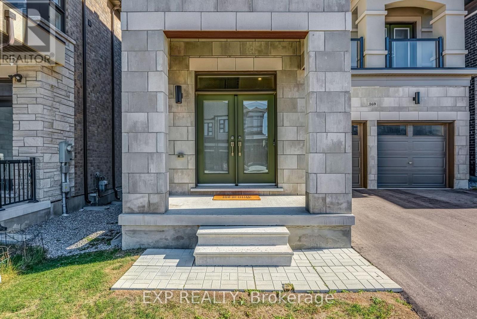 169 Bawden Drive, Richmond Hill, Ontario  L4S 0M2 - Photo 2 - N12459647