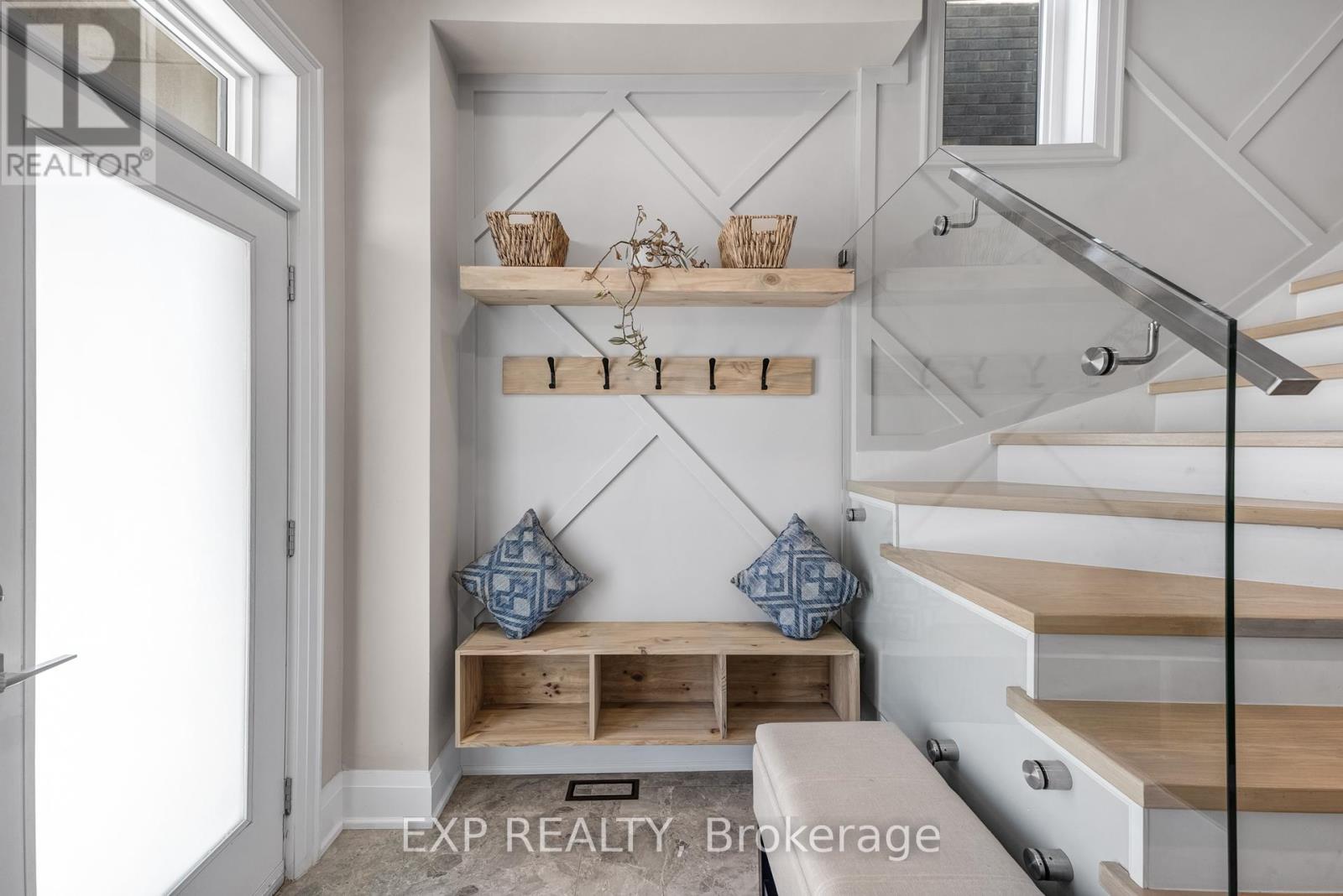 169 Bawden Drive, Richmond Hill, Ontario  L4S 0M2 - Photo 4 - N12459647