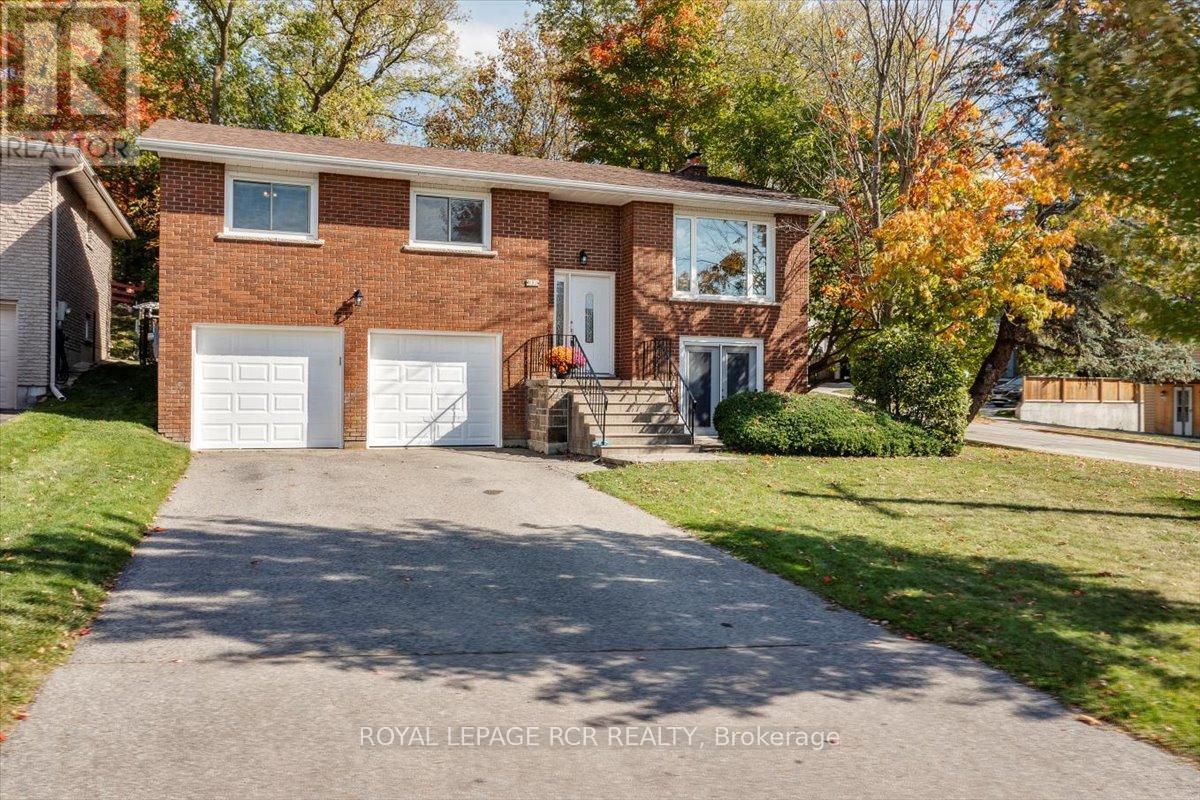 153 STICKWOOD COURT, Newmarket, Ontario