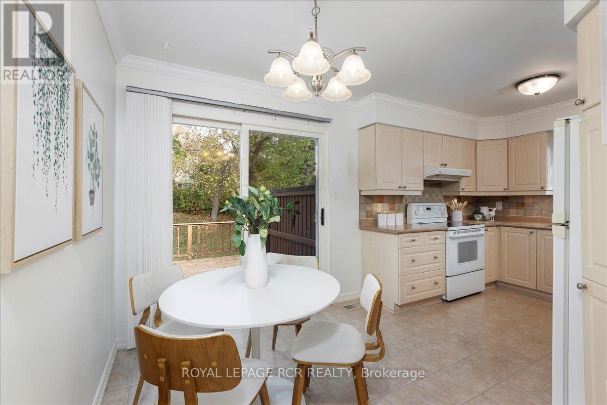 153 Stickwood Court, Newmarket, Ontario  L3Y 5V2 - Photo 6 - N12459712