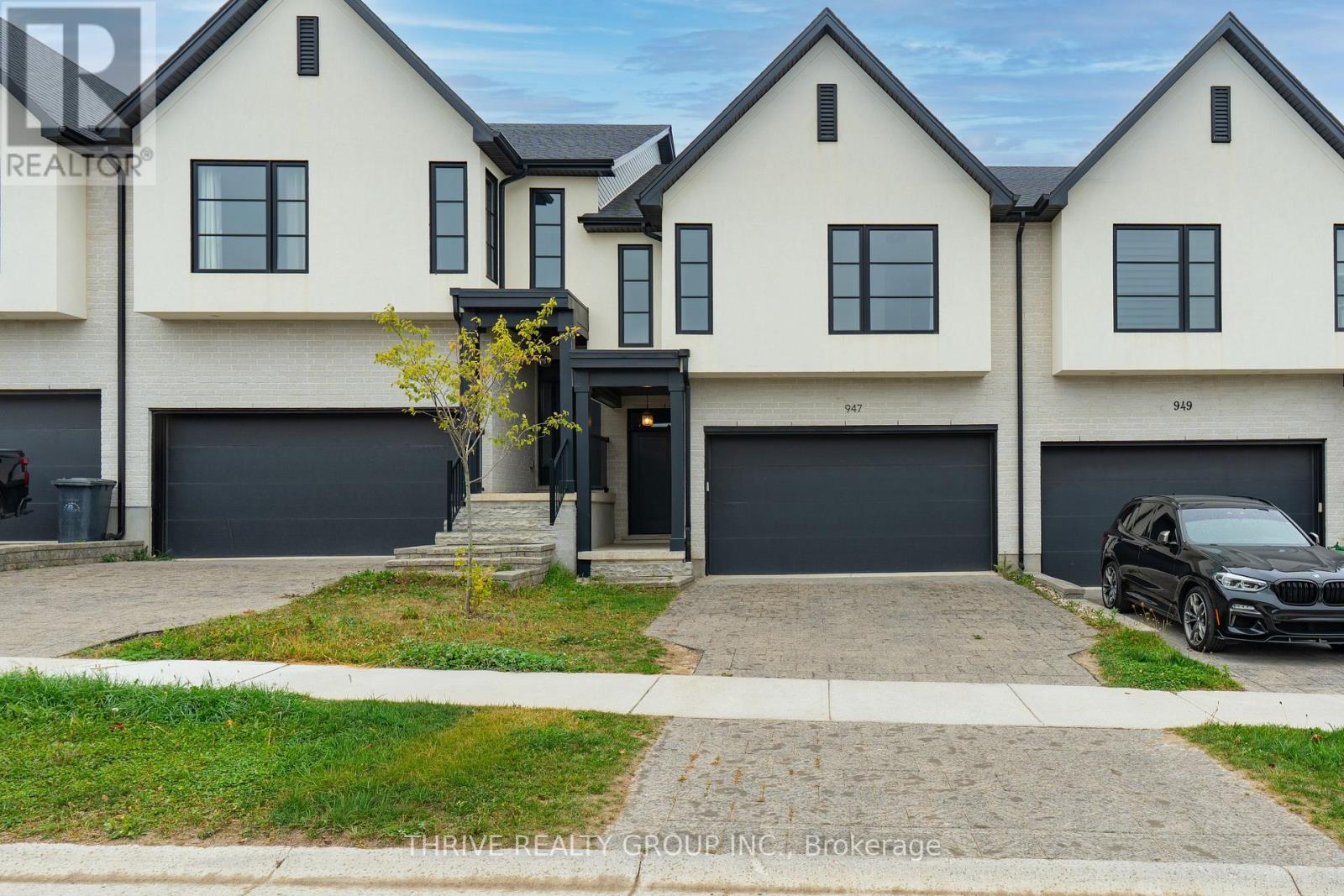 947 Upperpoint Avenue, London South, Ontario  N6K 0L1 - Photo 1 - X12459743