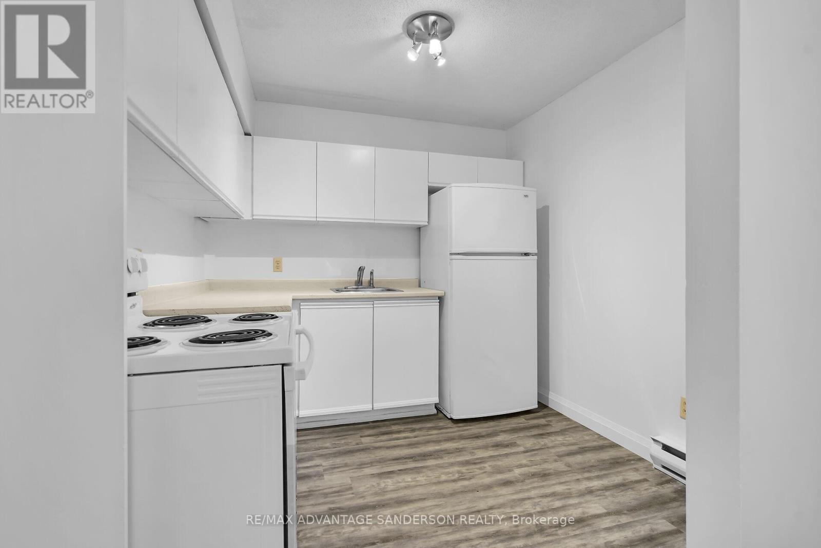 118 - 15 Jacksway Crescent, London North, Ontario  N5X 3T8 - Photo 8 - X12459755