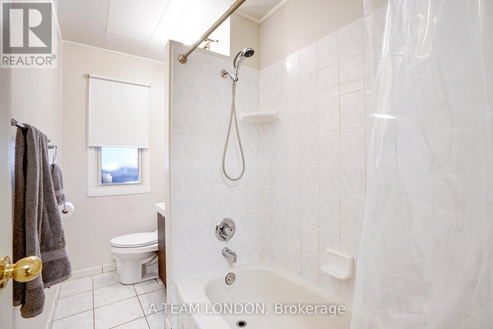 37 Mcclary Avenue, London South, Ontario  N6C 1P6 - Photo 22 - X12459779