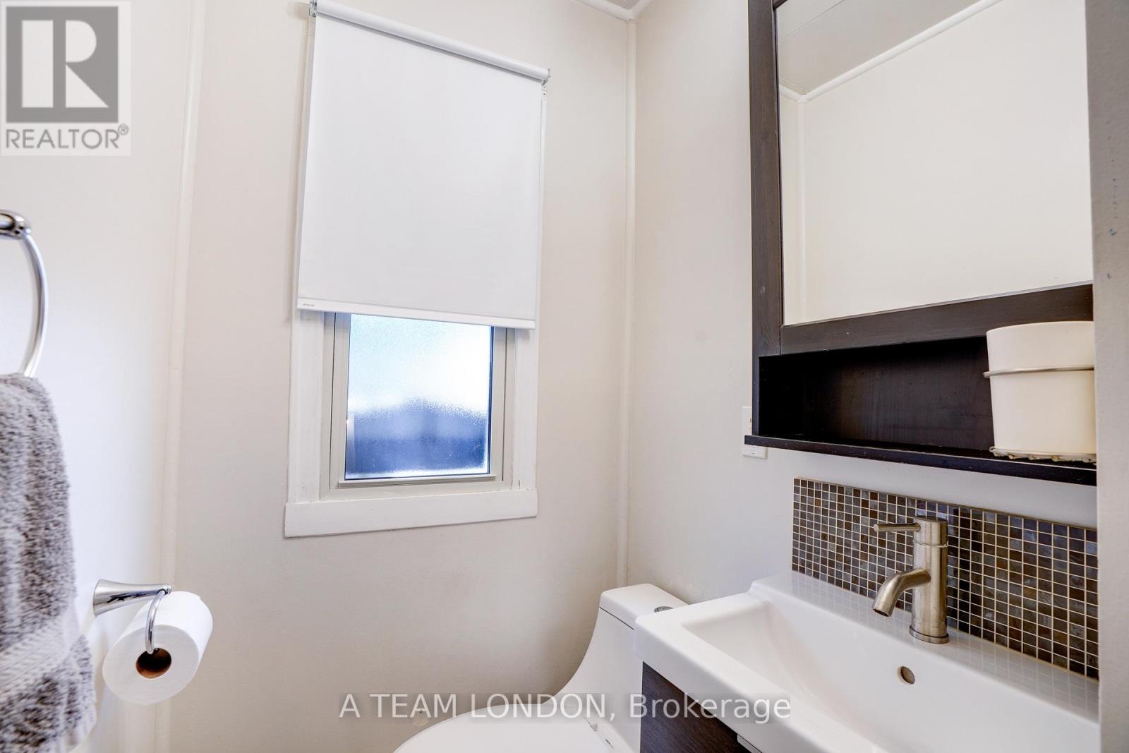 37 Mcclary Avenue, London South, Ontario  N6C 1P6 - Photo 23 - X12459779