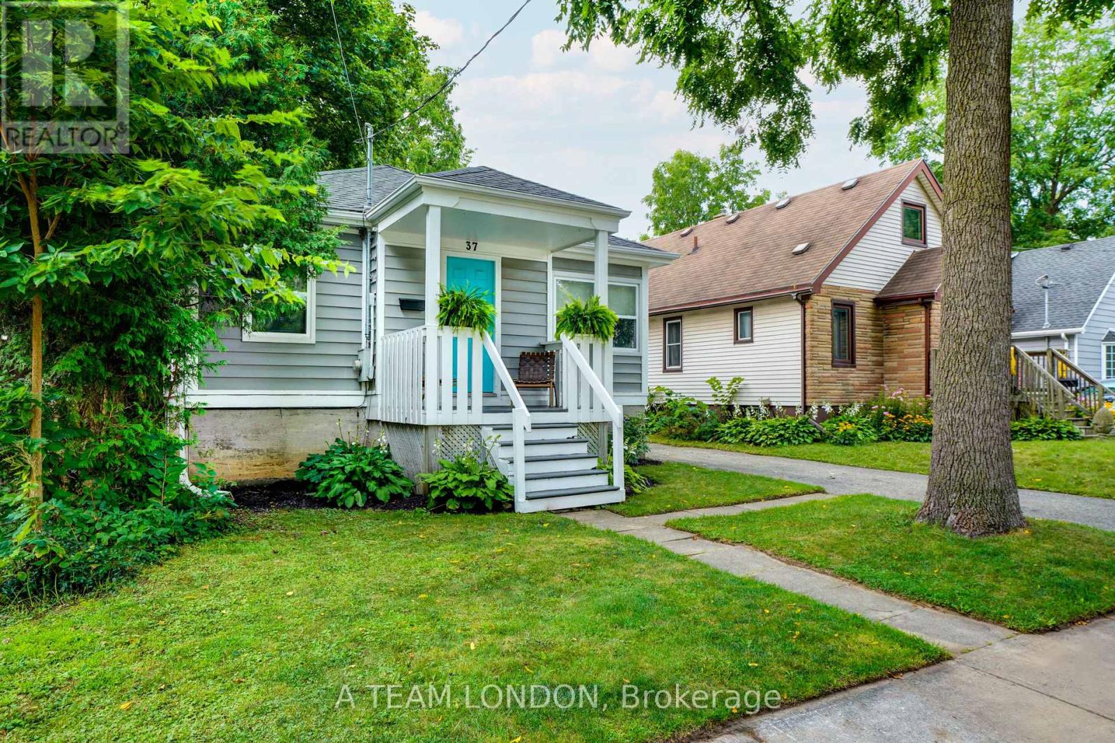 37 Mcclary Avenue, London South, Ontario  N6C 1P6 - Photo 3 - X12459779