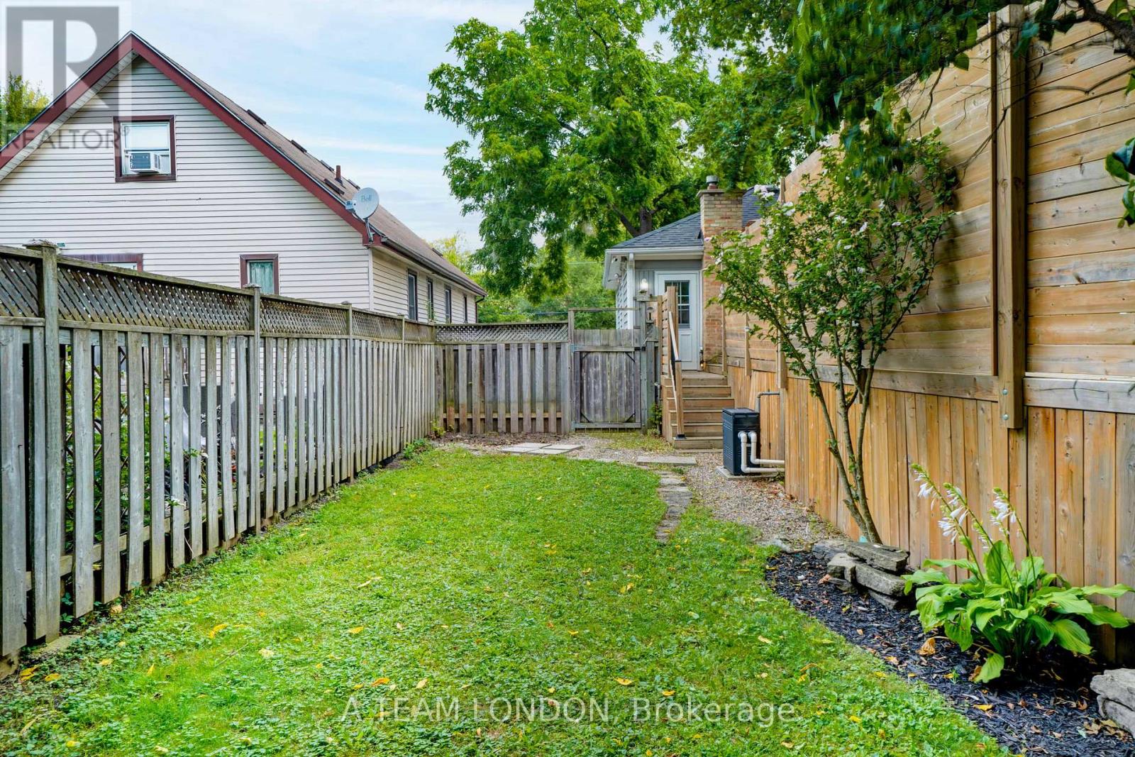 37 Mcclary Avenue, London South, Ontario  N6C 1P6 - Photo 36 - X12459779