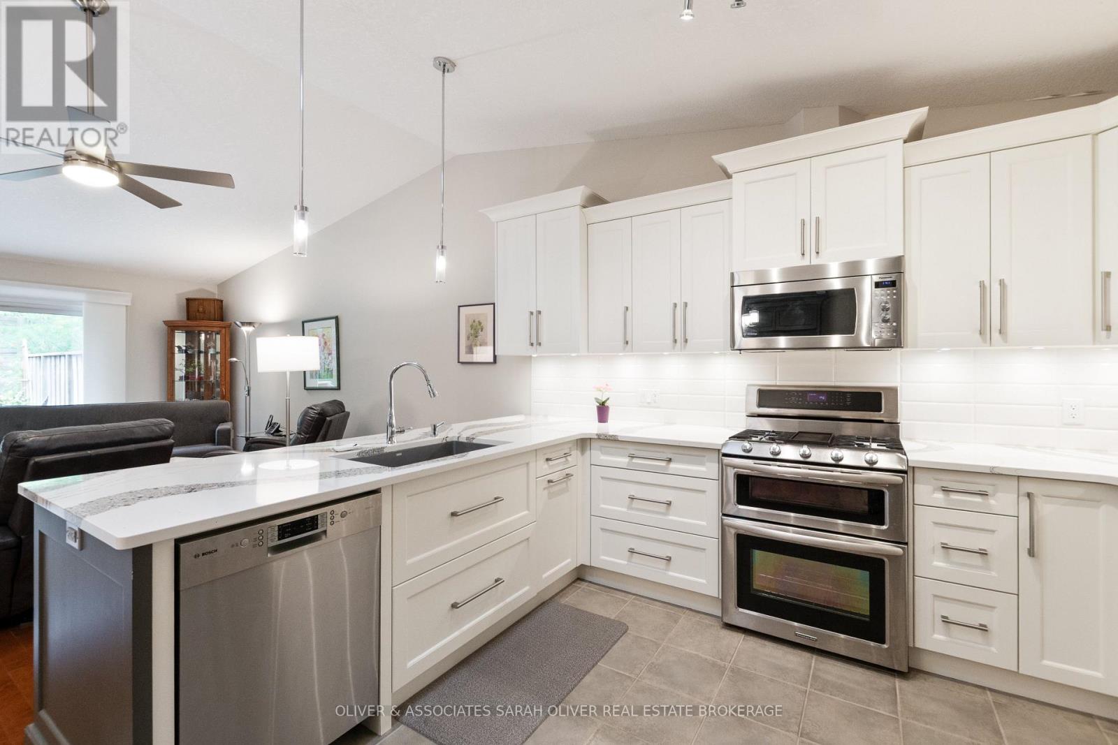 35 - 1241 Beaverbrook Avenue, London North (North N), Ontario  N6H 5P1 - Photo 5 - X12459783