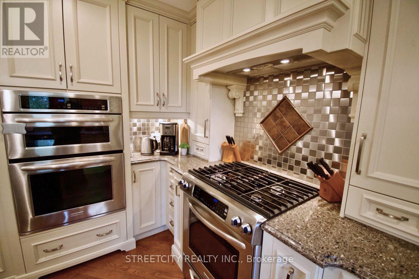 138 Guildford Crescent, London South, Ontario  N6J 3Y6 - Photo 12 - X12459789