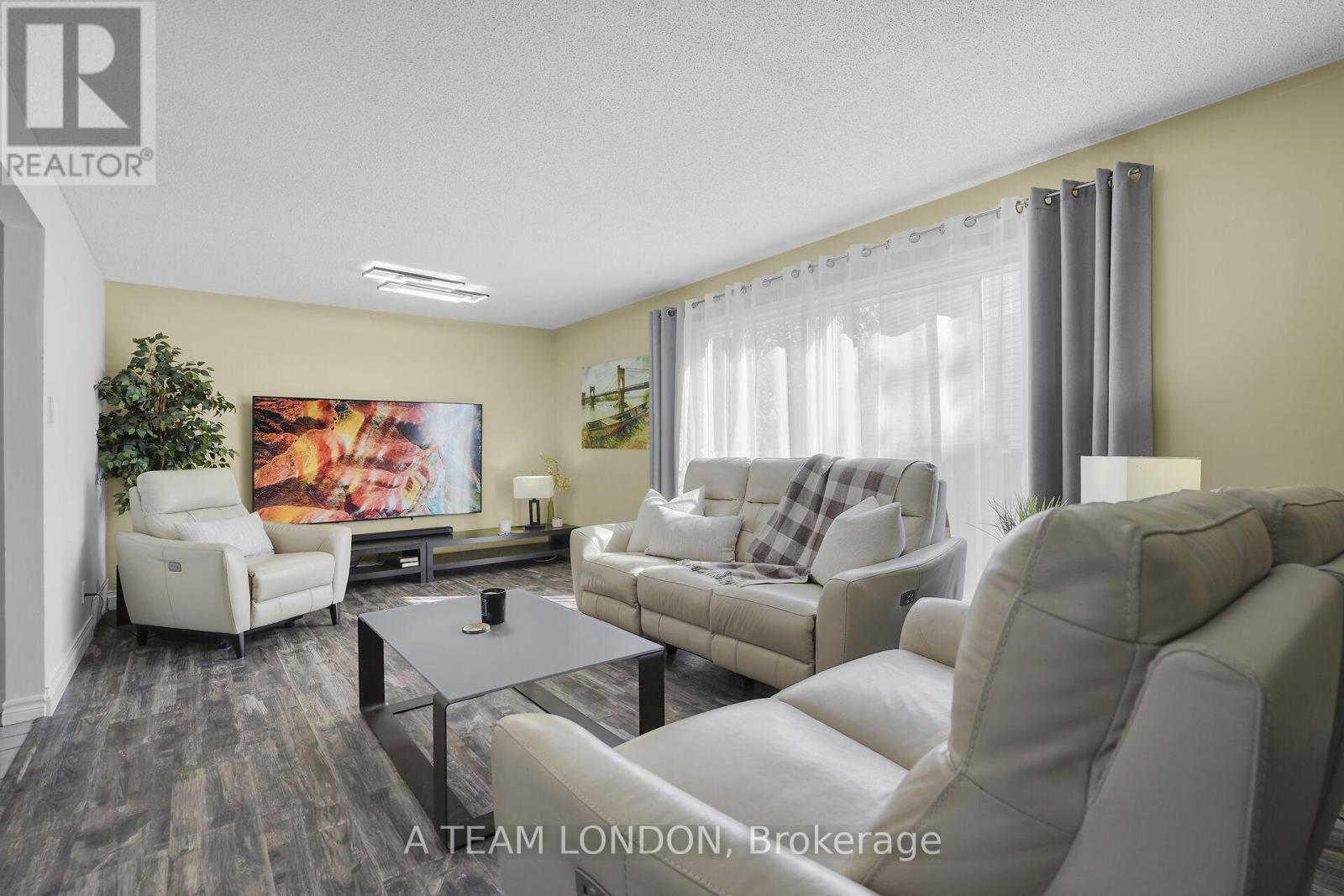 82 - 120 Centre Street, London South (South E), Ontario  N6J 4X4 - Photo 14 - X12459869