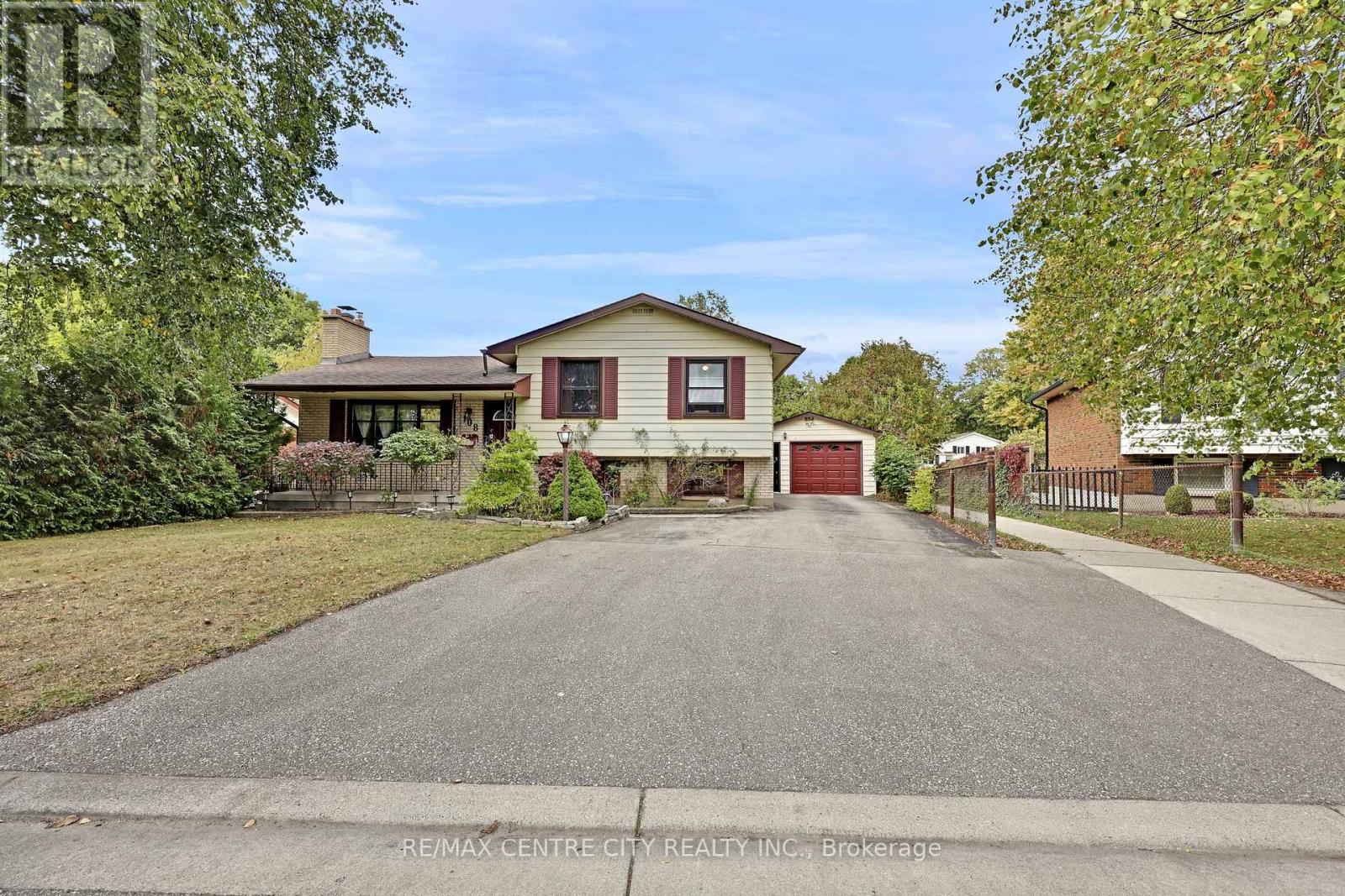 108 Cecilia Place, London East, Ontario  N5Y 4A4 - Photo 2 - X12459903