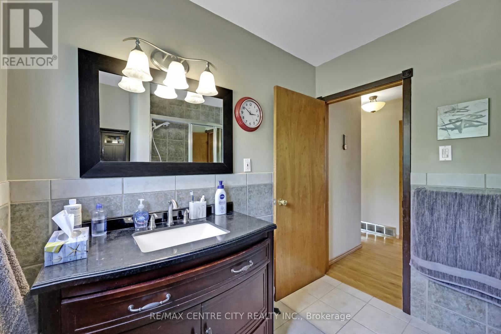 108 Cecilia Place, London East, Ontario  N5Y 4A4 - Photo 25 - X12459903