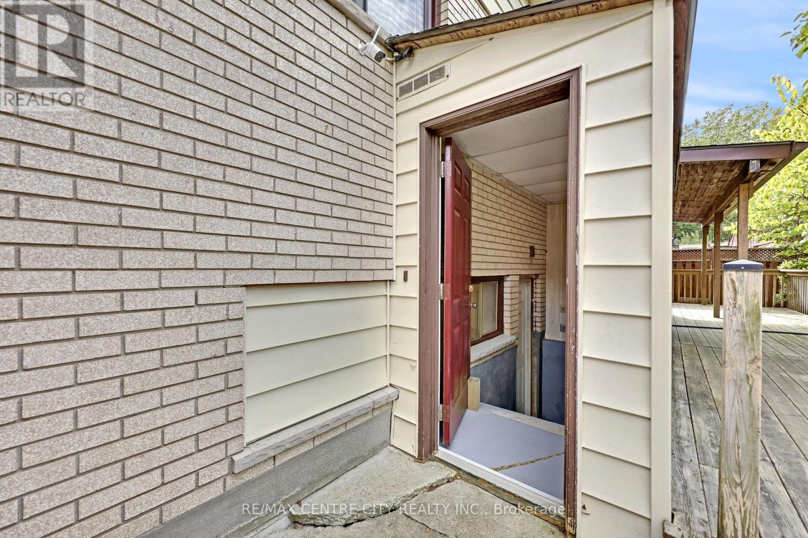 108 Cecilia Place, London East, Ontario  N5Y 4A4 - Photo 39 - X12459903