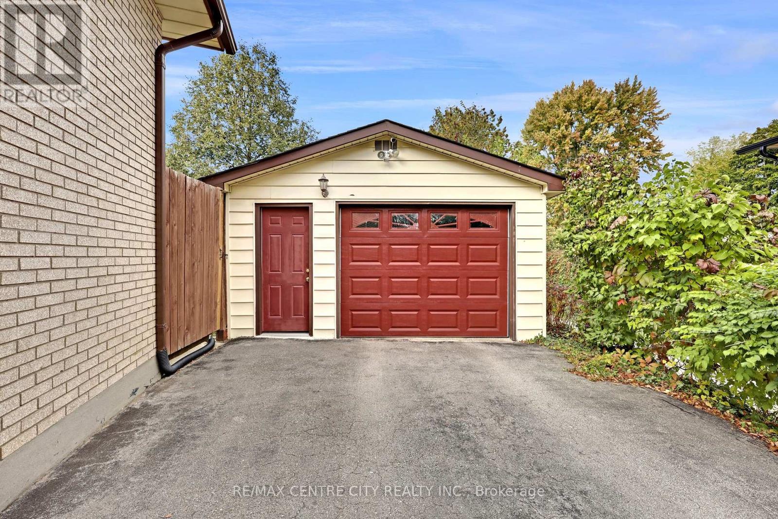 108 Cecilia Place, London East, Ontario  N5Y 4A4 - Photo 44 - X12459903