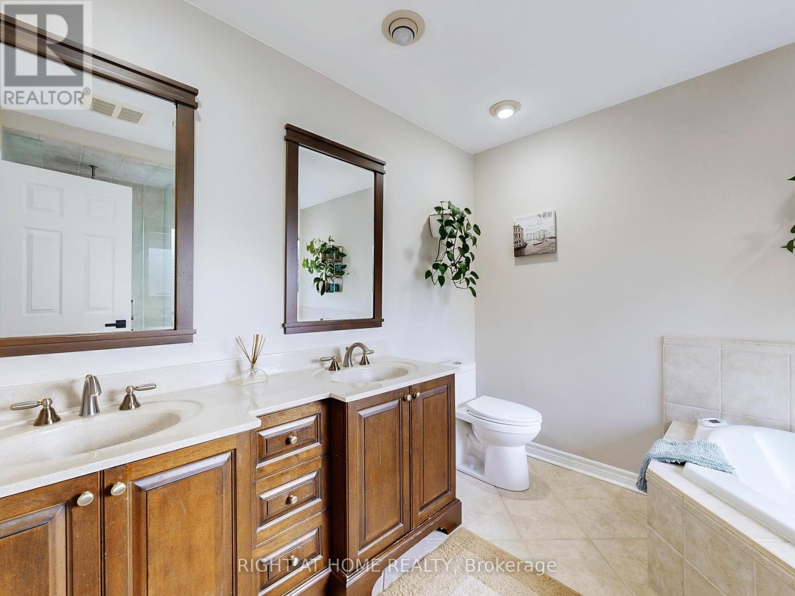 963 Northern Prospect Crescent, Newmarket, Ontario  L3X 1N8 - Photo 23 - N12438728