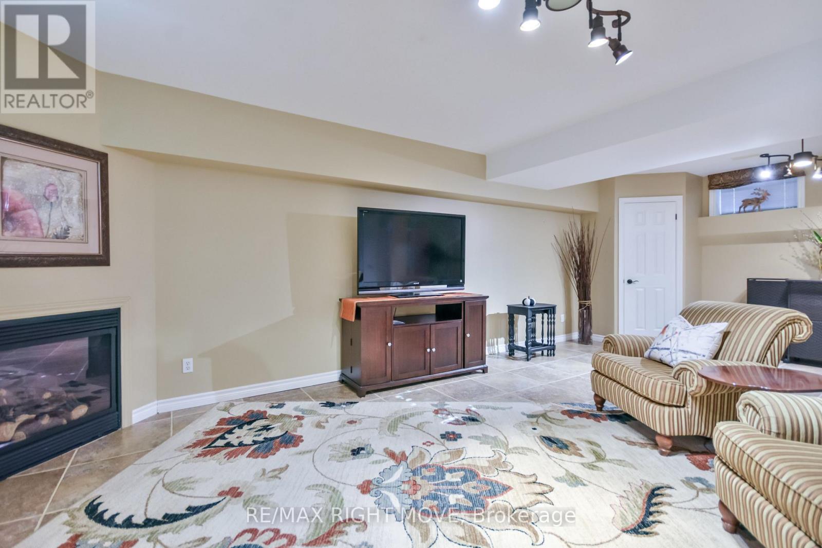 4043 Digby Drive, Severn, Ontario  L3V 0X4 - Photo 29 - S12456315