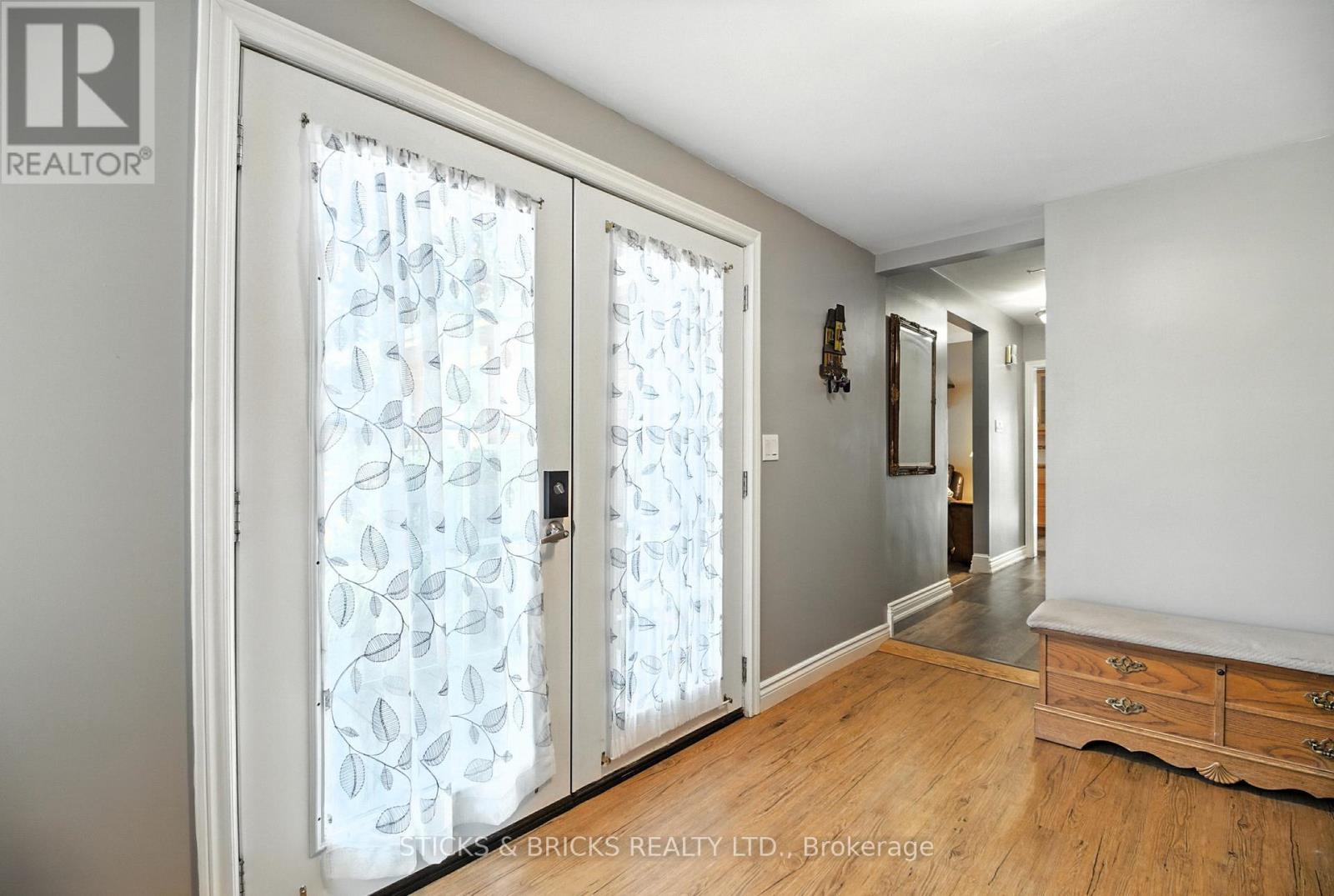 6750 Cherrygrove Road, Niagara Falls, Ontario  L2E 5M6 - Photo 5 - X12459776