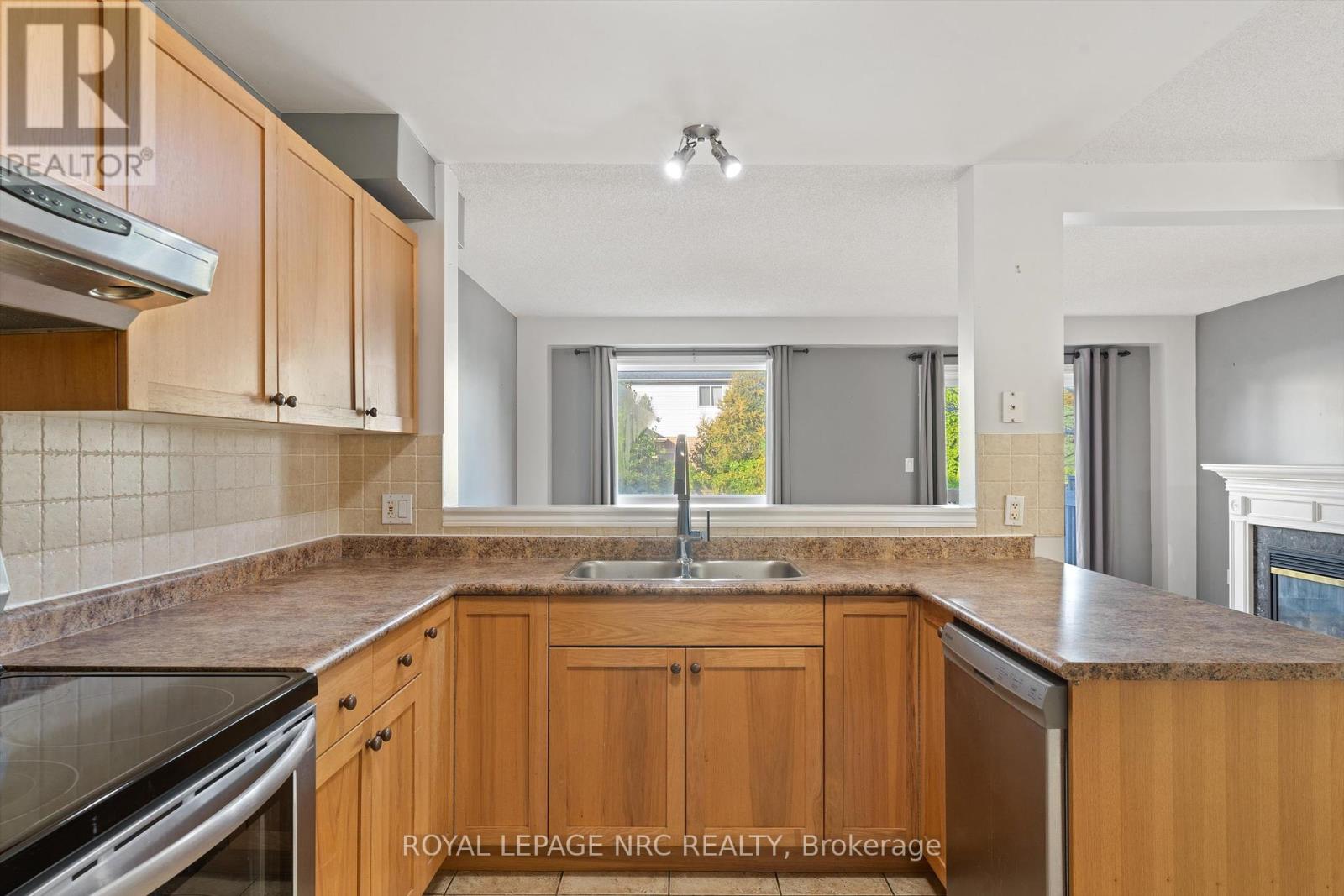 29 Mcbride Drive, St. Catharines, Ontario  L2S 3Z8 - Photo 4 - X12459808