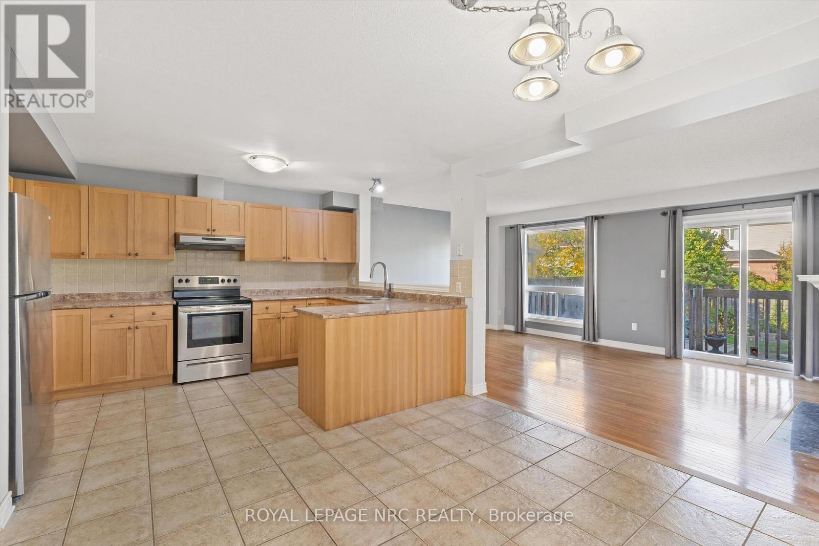 29 Mcbride Drive, St. Catharines, Ontario  L2S 3Z8 - Photo 6 - X12459808