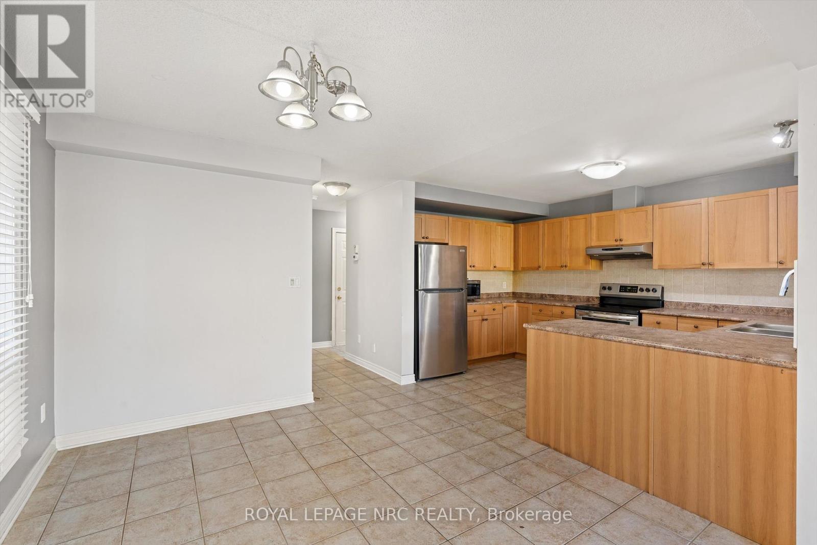 29 Mcbride Drive, St. Catharines, Ontario  L2S 3Z8 - Photo 8 - X12459808